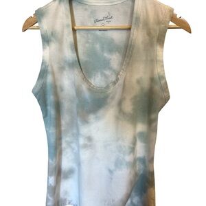Cute and Comfy Universal Thread Light Blue and White Tie-Dye Tank Top Size M